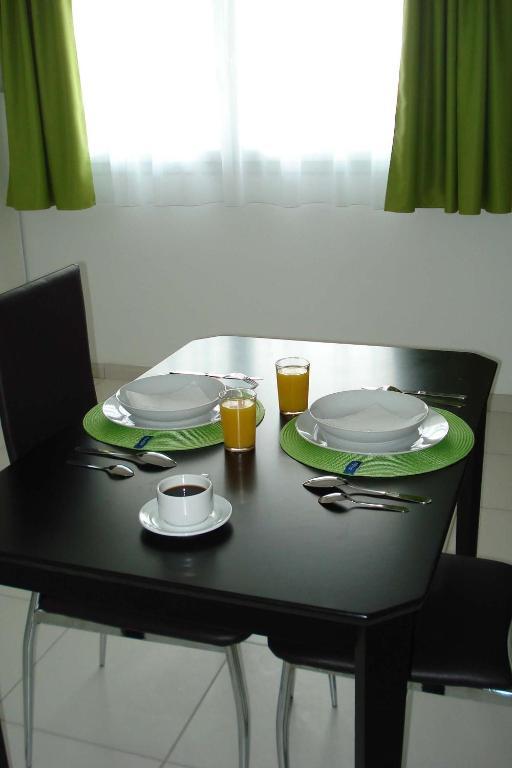 Hotel La Palmeraie Cornebarrieu Zimmer foto
